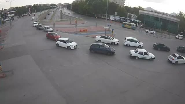Crossroad of Ataseven and Yeni İstanbul streets in Konya, T&uuml;rkiye
