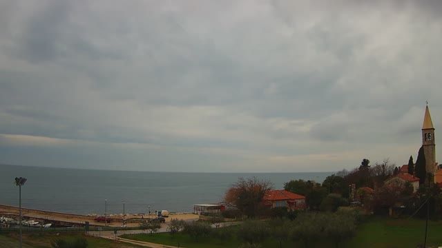 The coast of the city of Lovrečica (view of the pier)