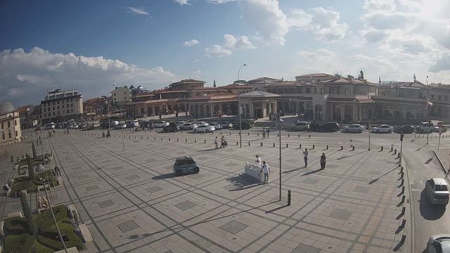 Square near Selimiye Mosque in Konya, T&uuml;rkiye