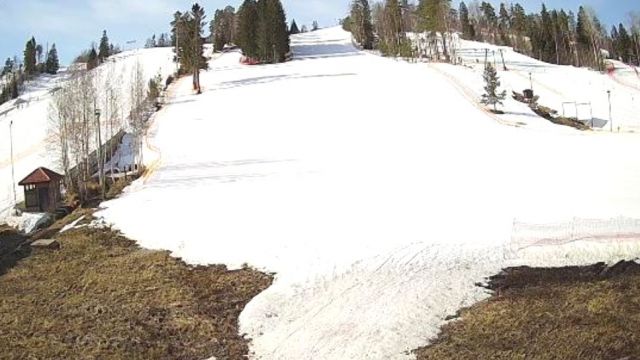 Zolotaya Dolina mountain resort in Korobitsyno village, Russia (cam #4)