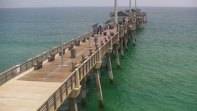 Jennette's Pier in Nags Head town, NC, USA (cam #2)